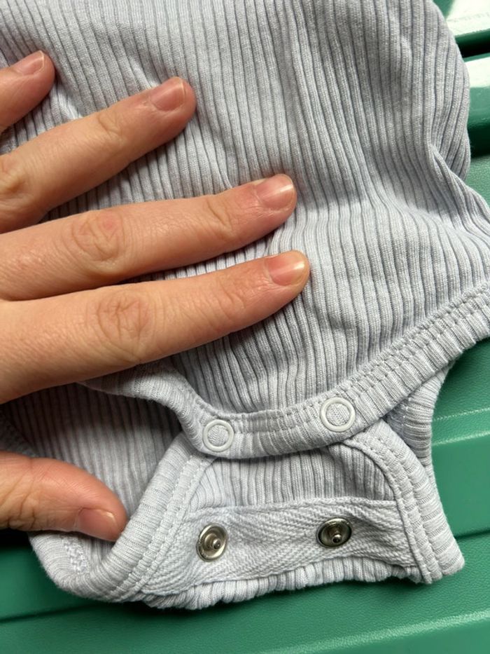 Lot de 5 bodys manches longues kiabi , 1 mois - photo numéro 11