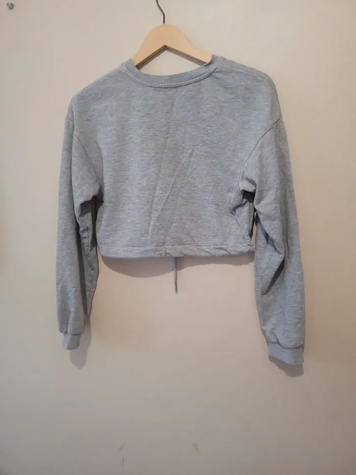 Pull   bershka Taille S - photo numéro 2