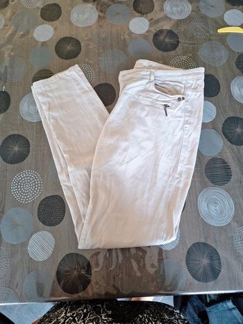 Pantalon taille 40