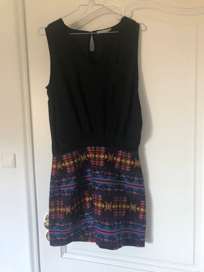 Robe Betty London Noire et multicolore