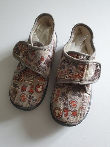 Pantoufles chaussons pointure 26