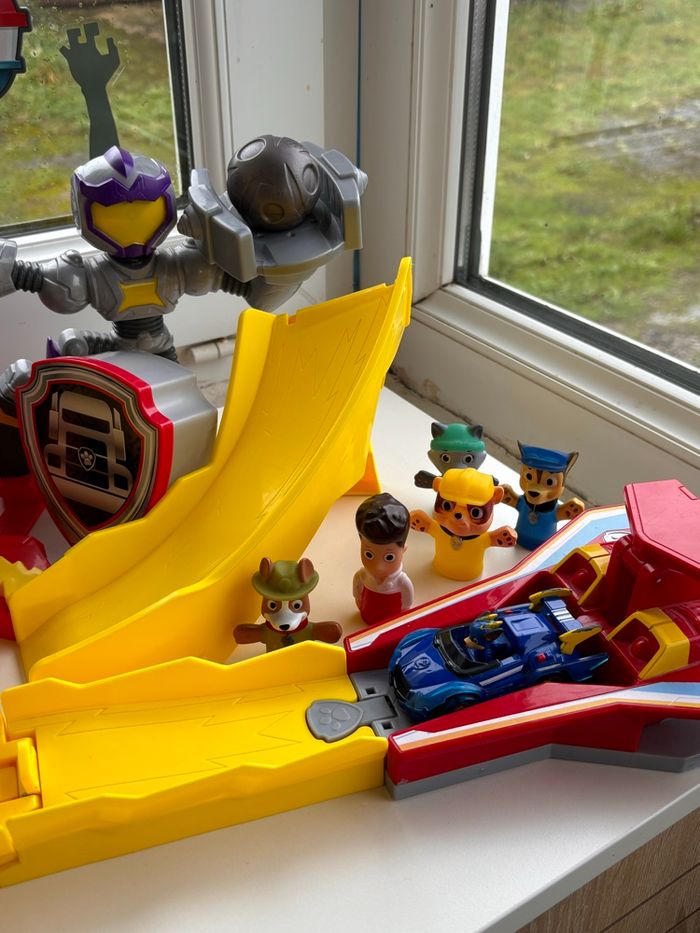 Gros lot de jouets pat patrouille - Circuit mighty meteor track set - véhicules mission spéciale - figurines - photo numéro 2