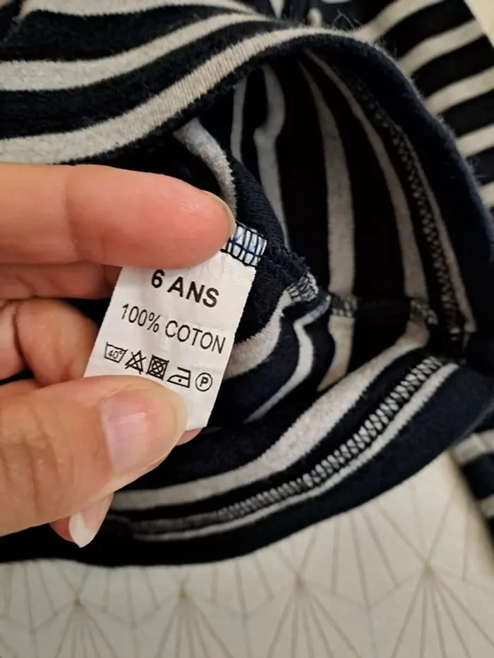 T-shirt ML garçon 6 ans qualité doux les petits cœurs à la mer comme neuf - photo numéro 4