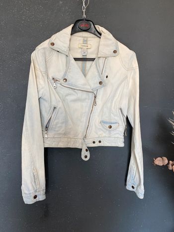 Blouson jean’s délavé blanchi usure au col