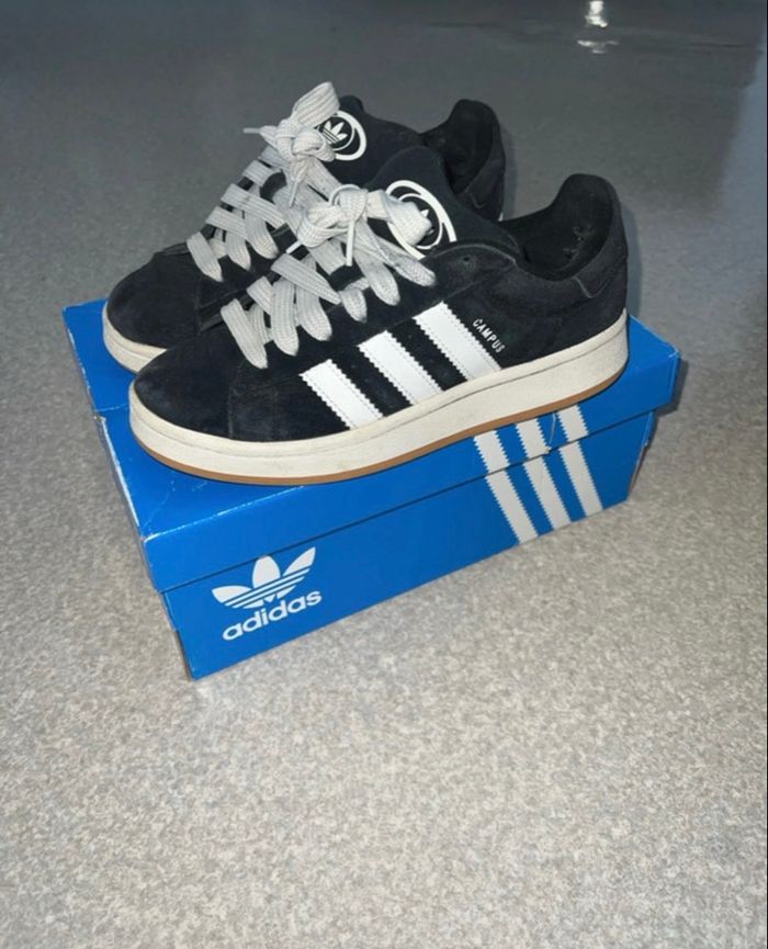 Adidas campus