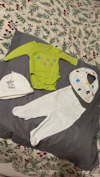 Ensemble body + pantalon naissance garçon + bavoir et bonnet