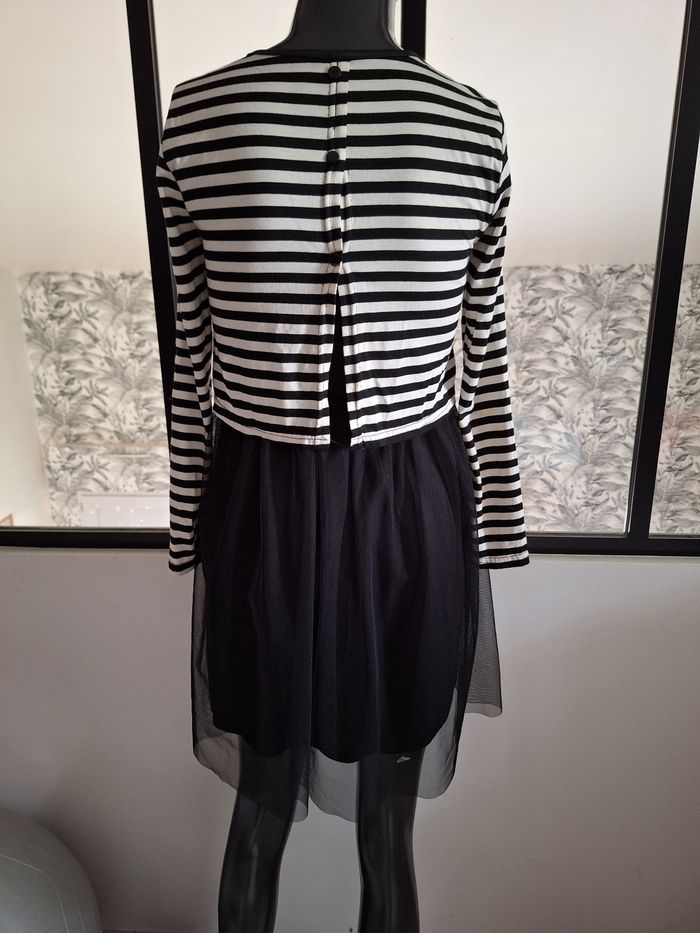 Robe noire et blanche à rayures 12 ans fille - photo numéro 2