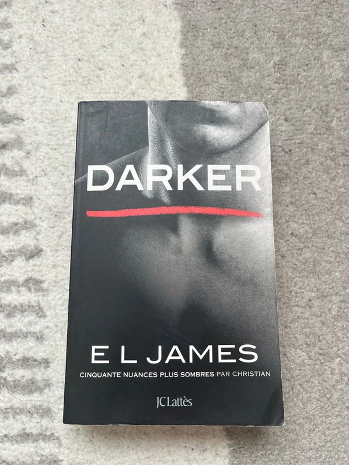Dark romance Darker ELjames bon état