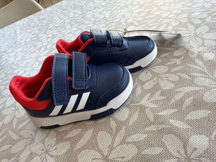 Baskets Adidas tensaur sport neuves taille 20 - photo numéro 1