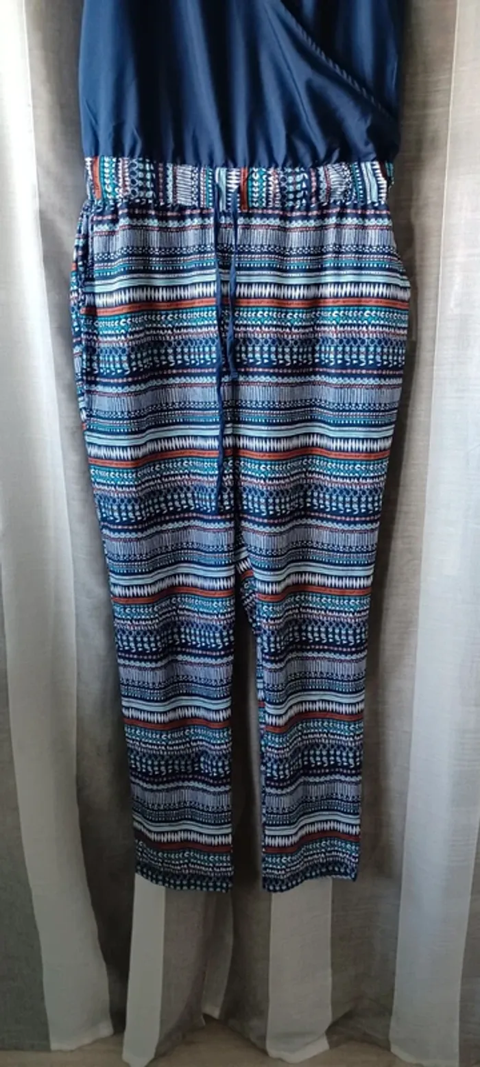 Très jolie combi-pantalon femme, bleu marine à motif, marque Tissaia, taille 40, comme neuve. - photo numéro 5