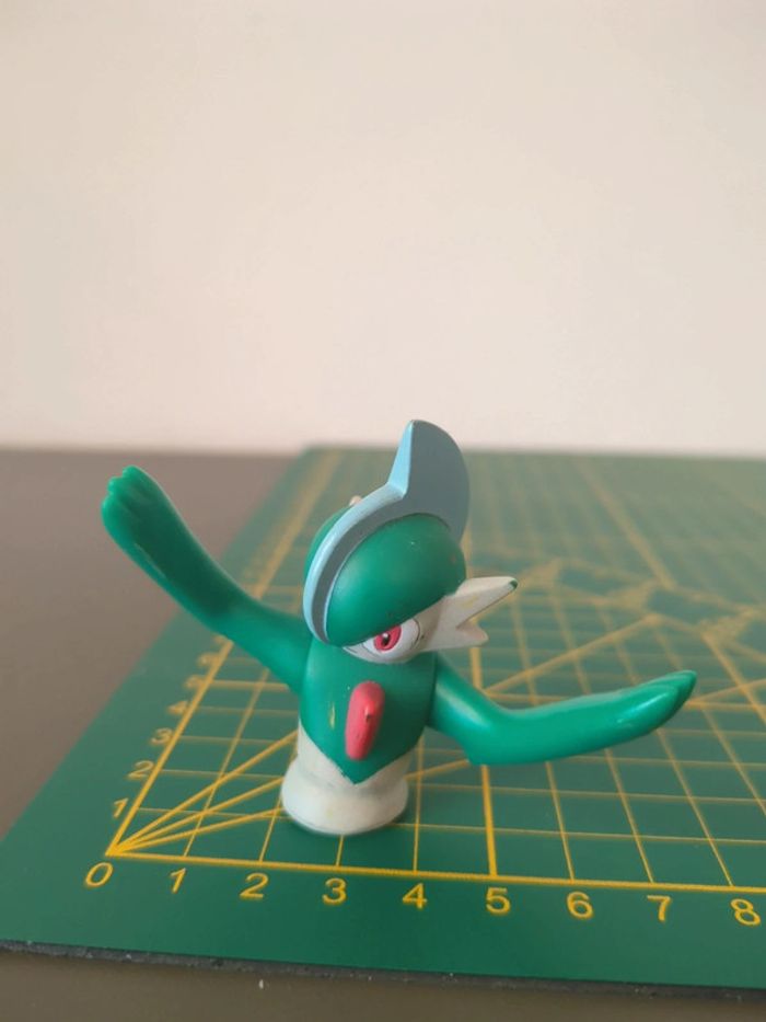 figurine pokémon gallame - photo numéro 4