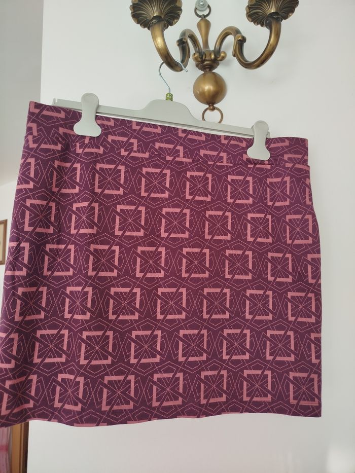 Jolie jupe courte Neuve ! Taille 46/48
