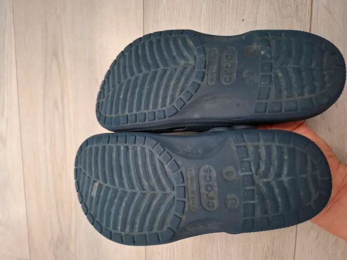 Crocs bleu J3 avec 3 déco de la photo. - photo numéro 15