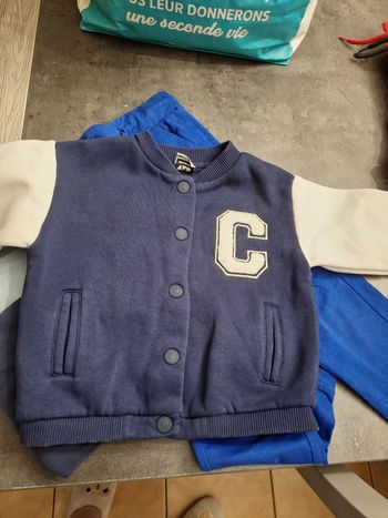 Lot vêtements 23 24 mois