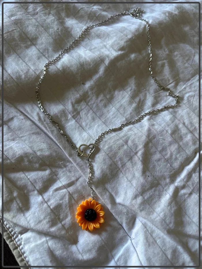 🌻🌻Chaine tournesol avec coeur neuve - photo numéro 4