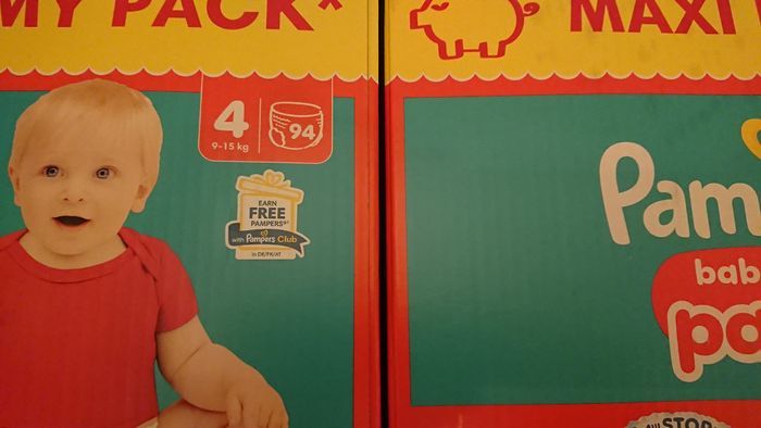 2  cartons de 94 couches Pampers pants baby-dry taille 4 (9-15kg) - photo numéro 2