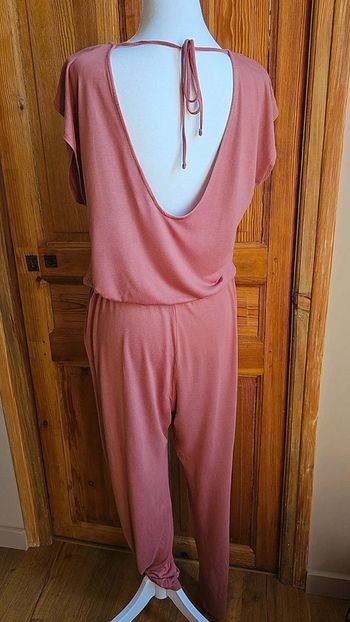 Combinaison 40 pantalon vieux rose dos ouvert