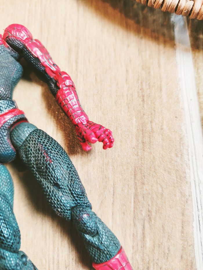 🦟 Spider-man figurine Avengers marvel super poseable année 2004 marque Toy biz - photo numéro 3