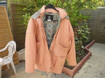 Parka Femme avec capuche + doublure tissus neuf super chaud