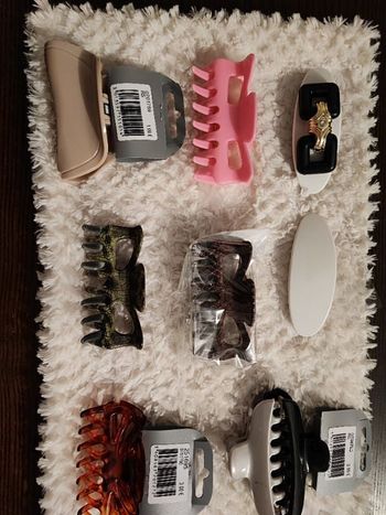 Lot de plus de14 pinces et barettes