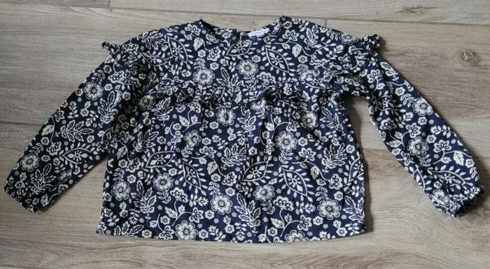Blouse fleurie taille 4 ans