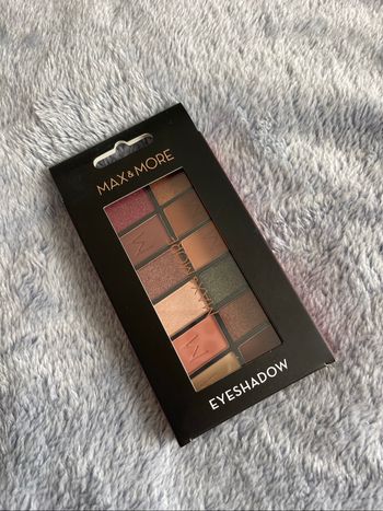 Palette d’ombres à paupières matt & mettalic max & more