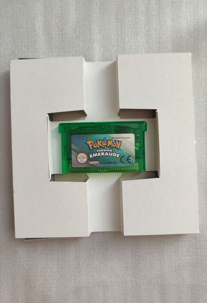 Pokémon version Émeraude - photo numéro 2