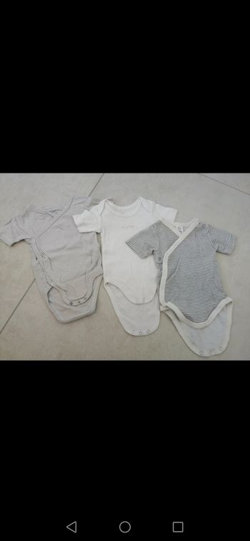 Lot de 3 bodies 3 mois