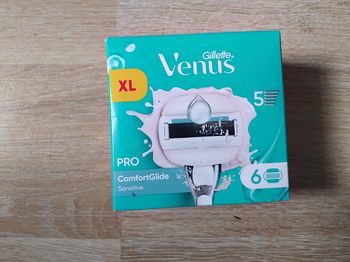 6 recharges gillette venus 