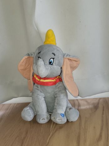 Peluche dumbo musicale