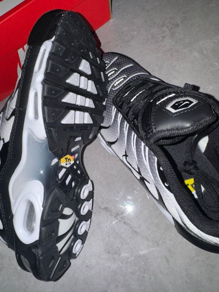 Nike TN Noir Gris Blanc 40 - photo numéro 4