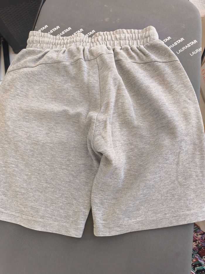Short Ellesse 13ans - photo numéro 2
