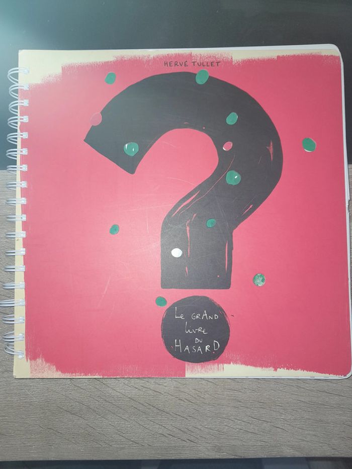 gros livre d'Hervé Tullet - le grand livre du hasard