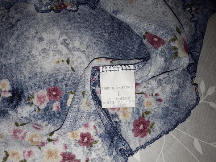🔮 Tee Shirt Léger Bleu Fleuri Taille 40 🔮 - photo numéro 6