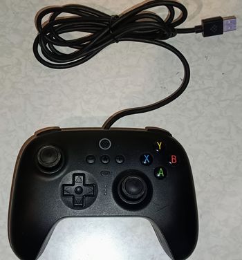 Manette 8Bitdo Ultimate Noire Filaire Noire pour PC Windows, Nintendo Switch, Android et Rasberry Pi