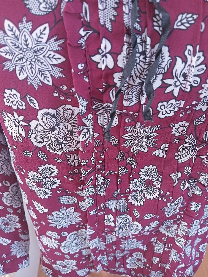 Magnifique blouse violette à fleurs taille 36 - photo numéro 4