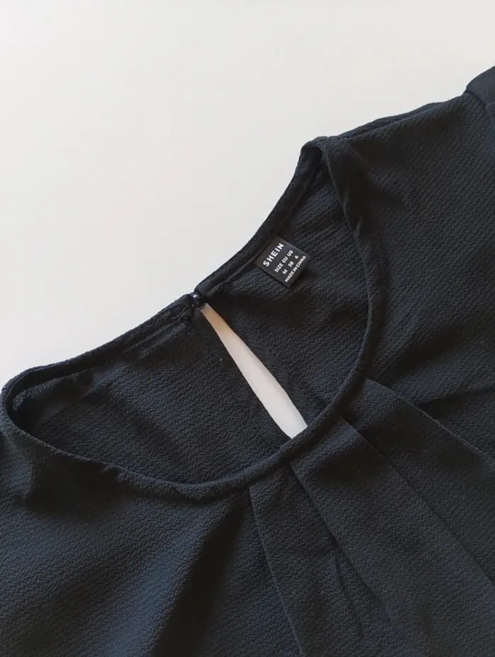 T-shirt noir - photo numéro 2