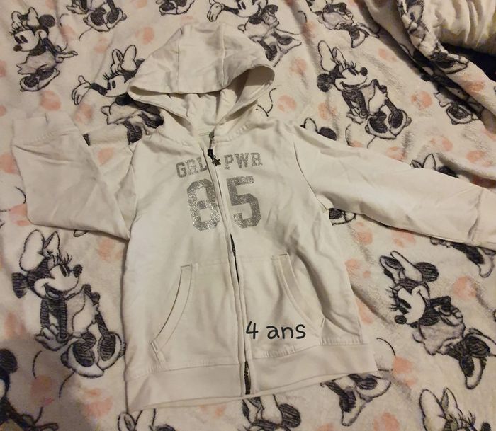 Veste sweat à capuche 4/5 ans