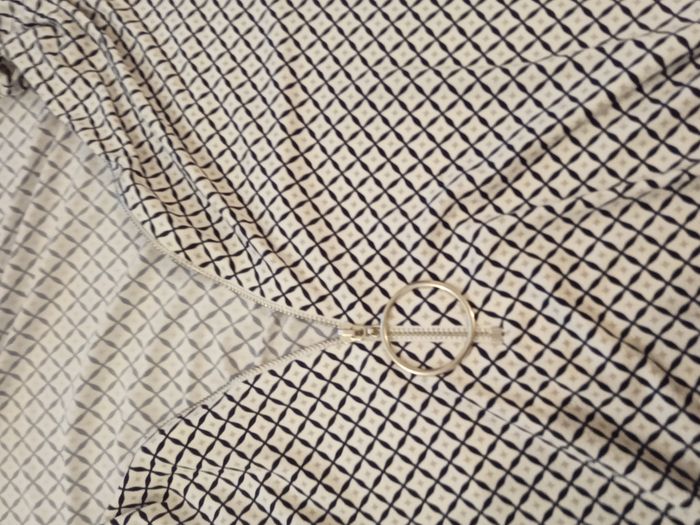 blouse sans manches fluide en très bon état cache cache - photo numéro 2