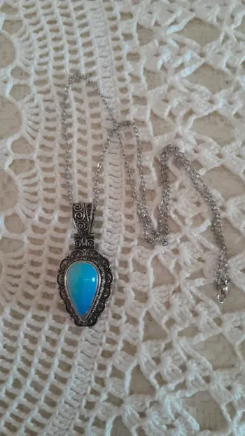 Collier pierre de lune style vintage argenté