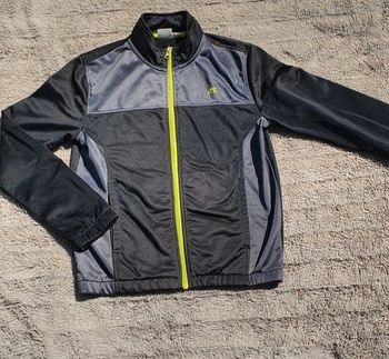 Veste de sport taille 12ans