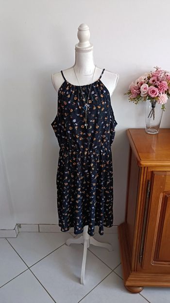 Jolie robe d'été marine fleurie