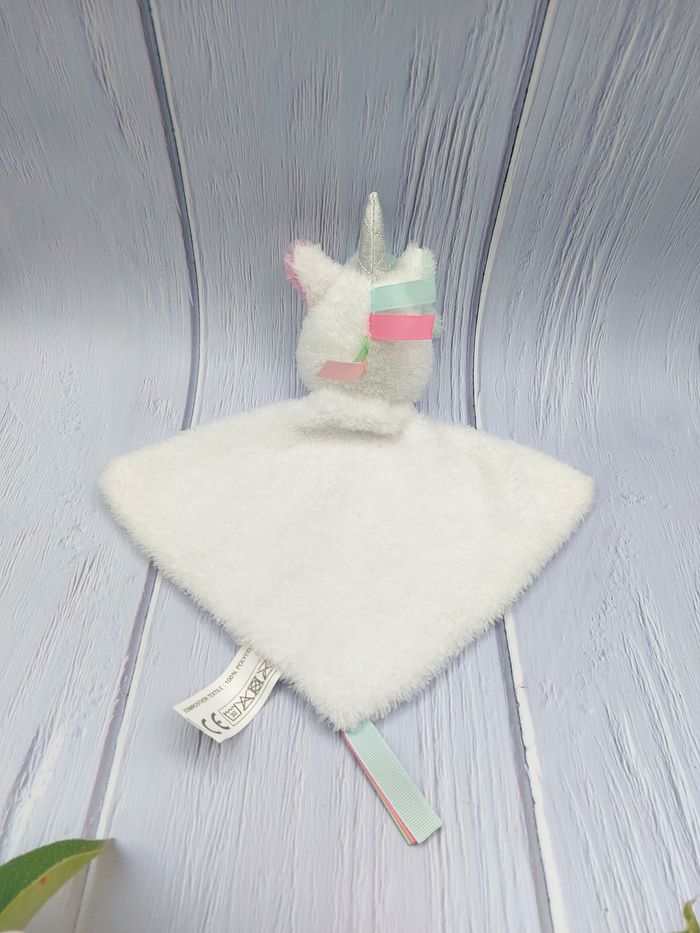 Doudou plat licorne blanc vert rose bébé douceur Babou grelot arc-en-ciel - photo numéro 2