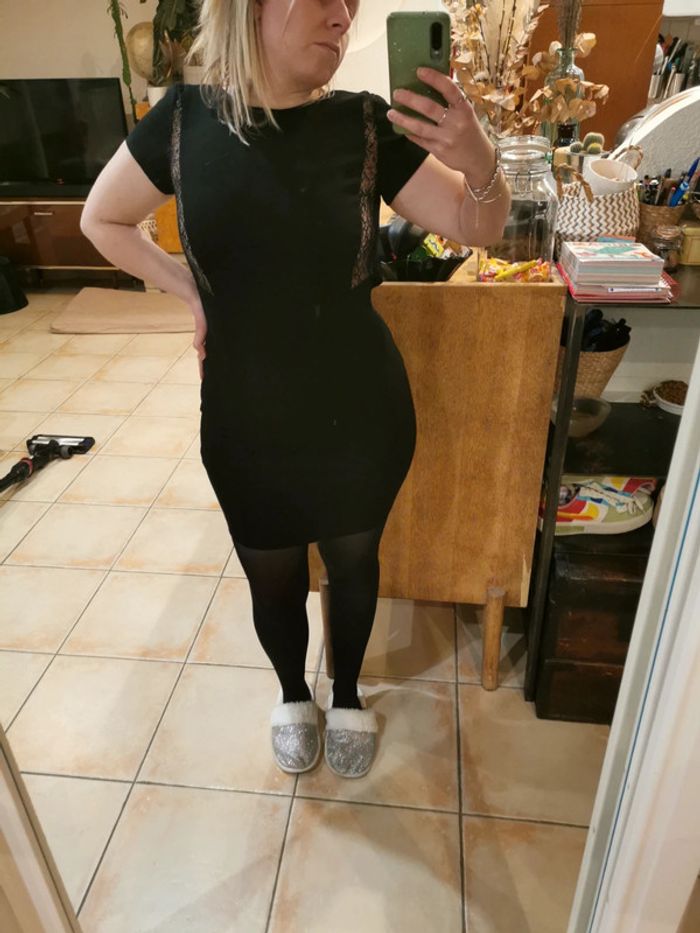 Robe moulante noire classe - photo numéro 2