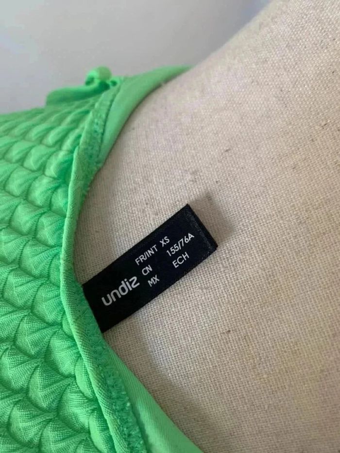 Sublime maillot de bain vert néon décolleté plongeant Undiz taille xs très bon état - photo numéro 8