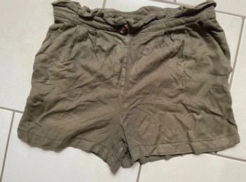 Short kaki de chez pimkie Taille M
