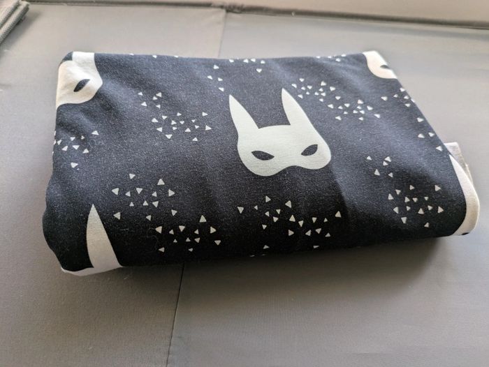 Tissu masque noir et blanc