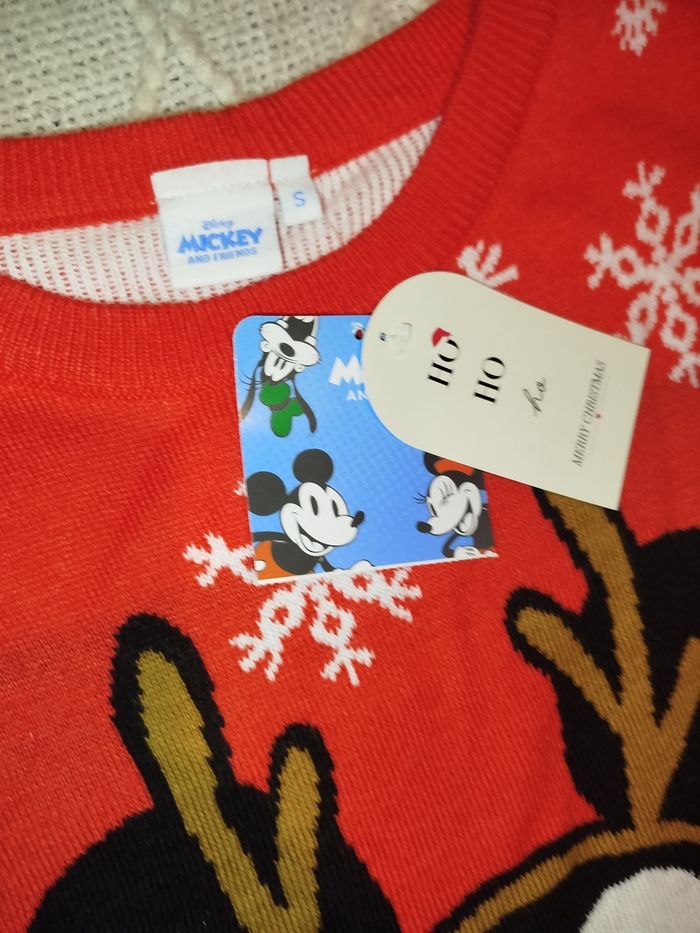 🎅 Pull de Noël Mickey – Taille S – Neuf avec étiquette ! 🐭🎄 - photo numéro 3