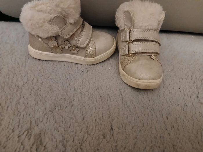 Chaussure fille, 21