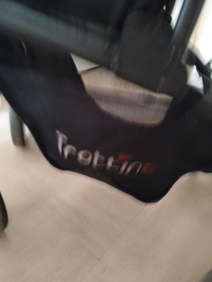 Une pousette trottine en bon état - photo numéro 3